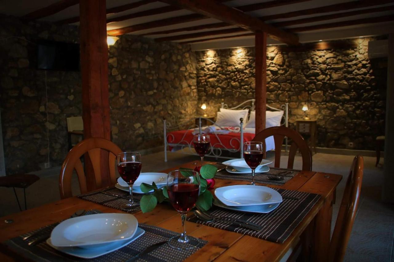 The Stone Suite Moraitika Bagian luar foto