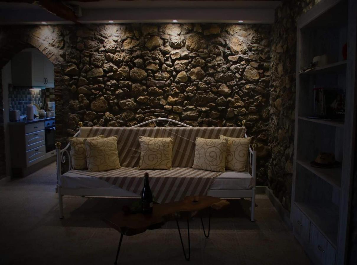 The Stone Suite Moraitika Bagian luar foto