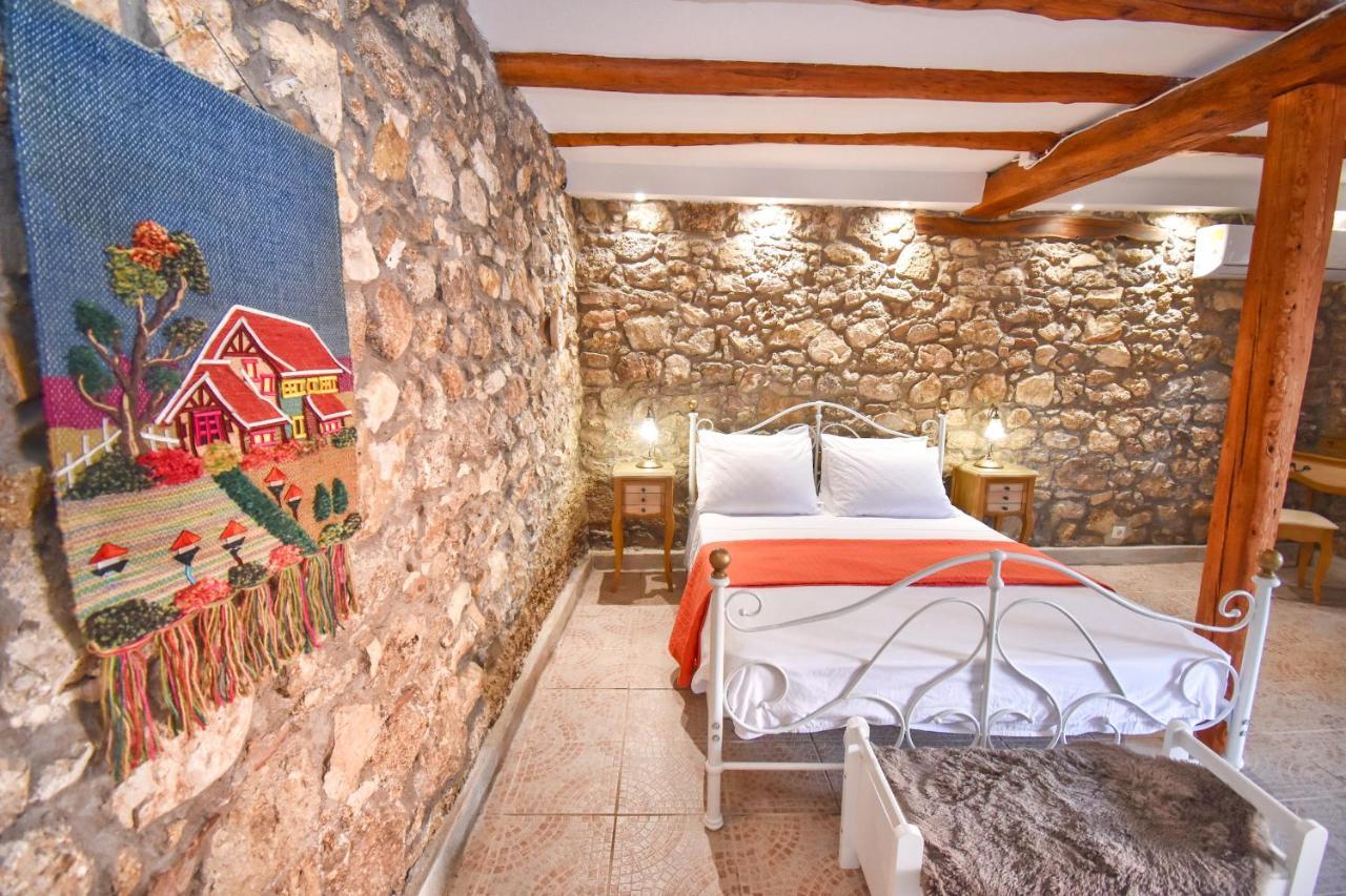 The Stone Suite Moraitika Bagian luar foto