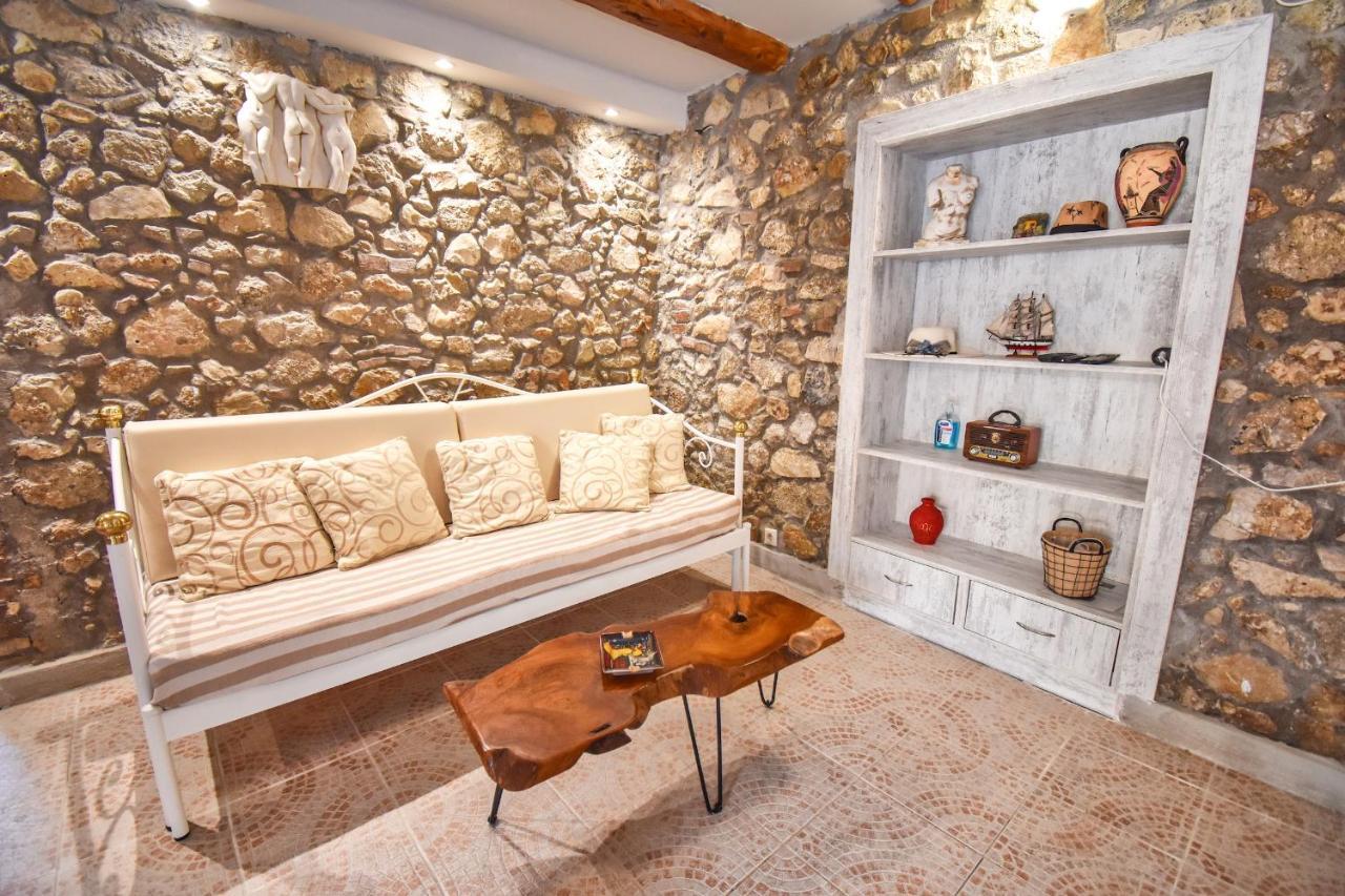 The Stone Suite Moraitika Bagian luar foto