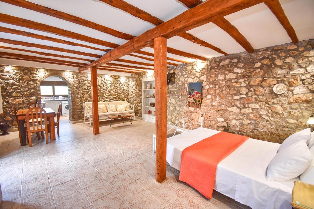 The Stone Suite Moraitika Bagian luar foto