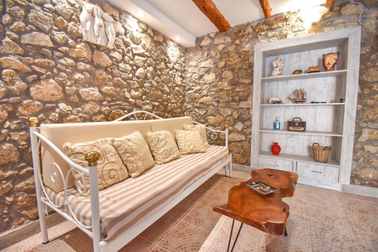 The Stone Suite Moraitika Bagian luar foto