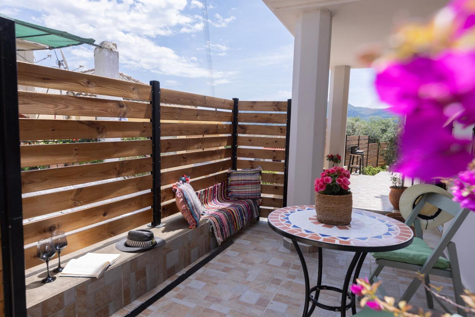 The Stone Suite Moraitika Bagian luar foto