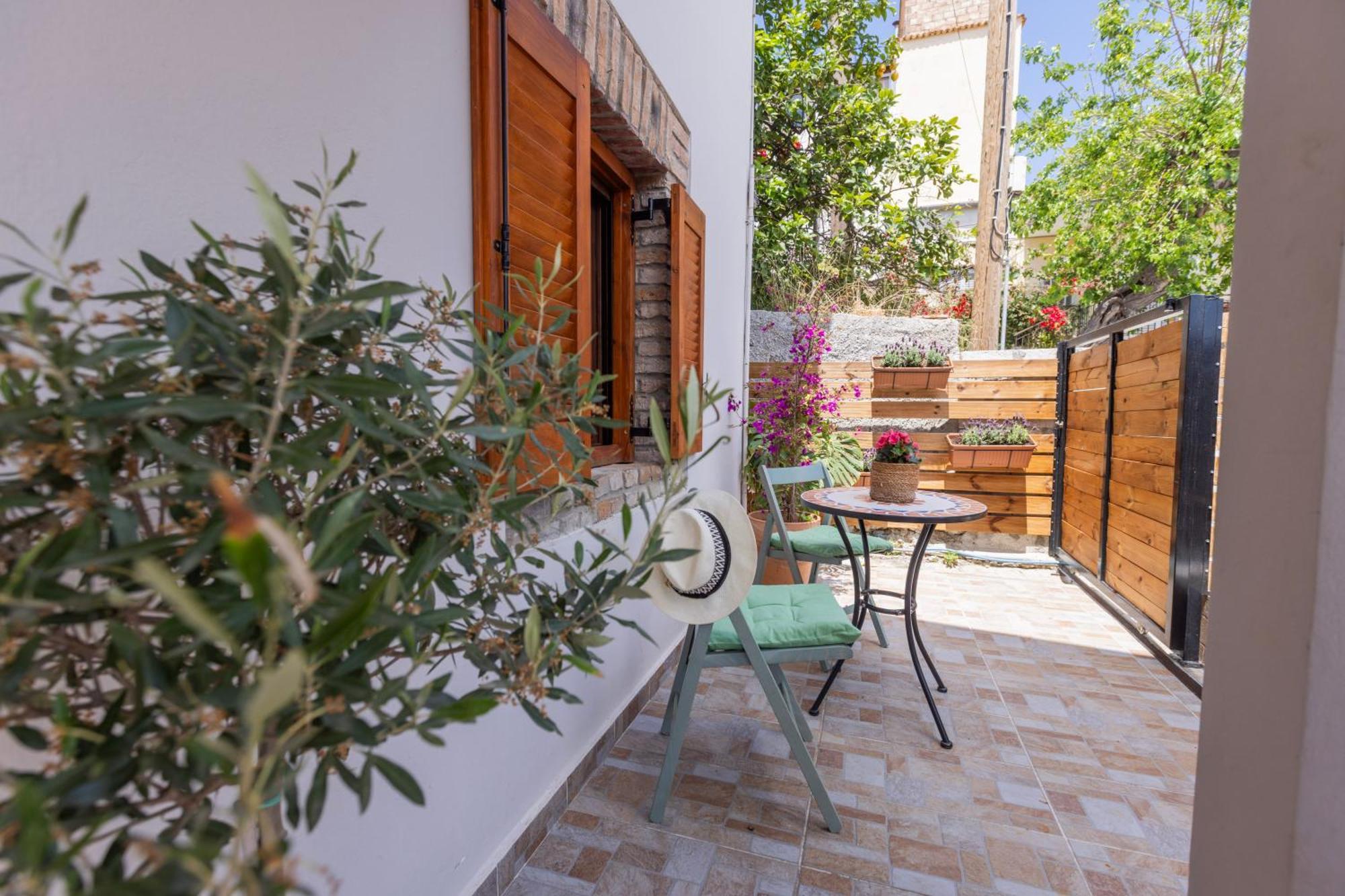 The Stone Suite Moraitika Bagian luar foto