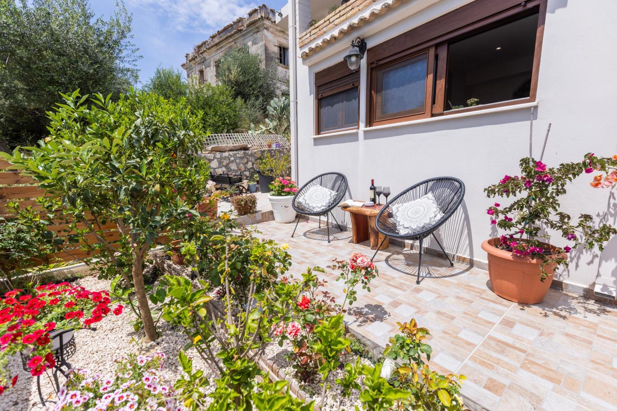 The Stone Suite Moraitika Bagian luar foto
