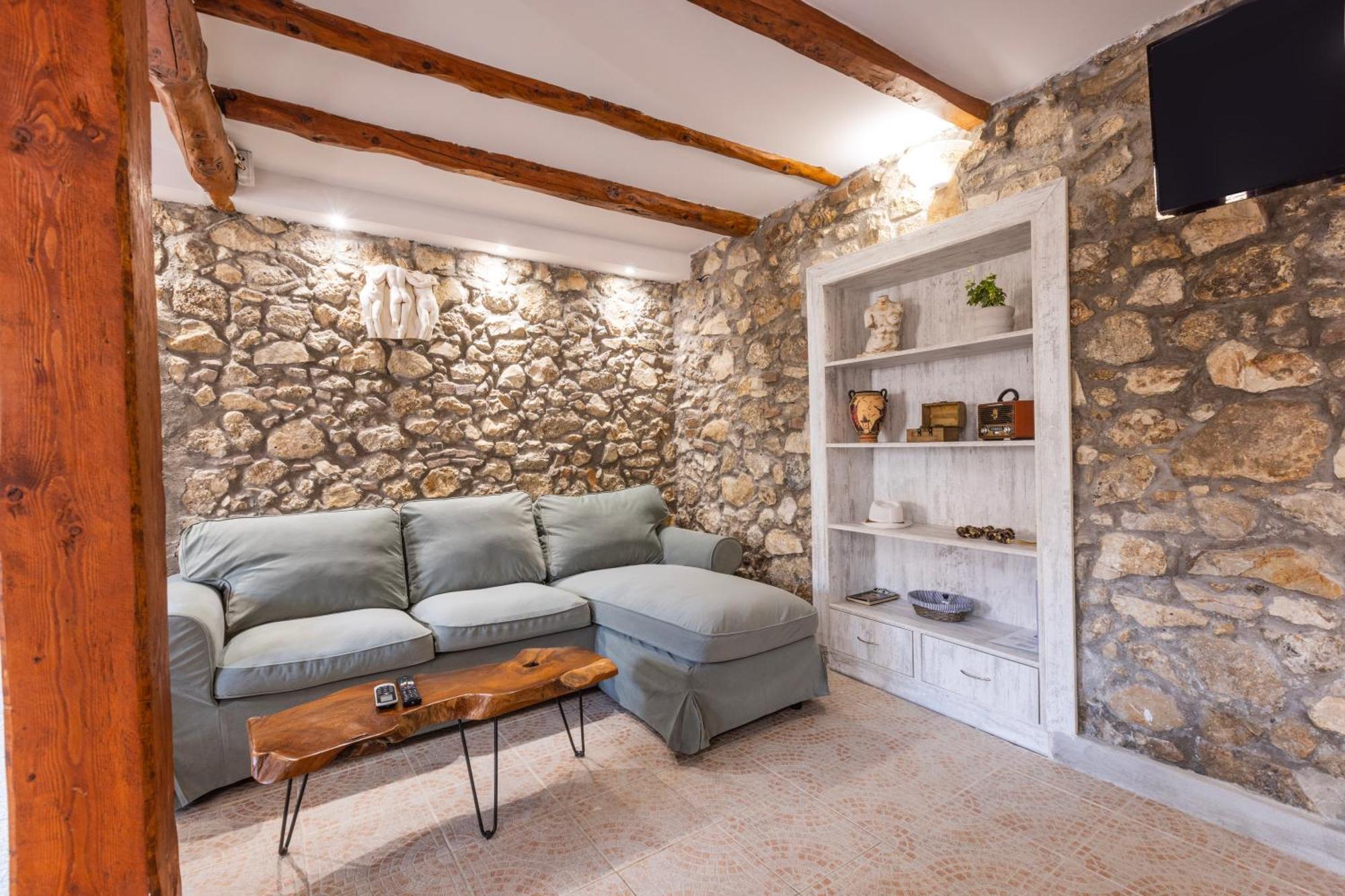 The Stone Suite Moraitika Bagian luar foto