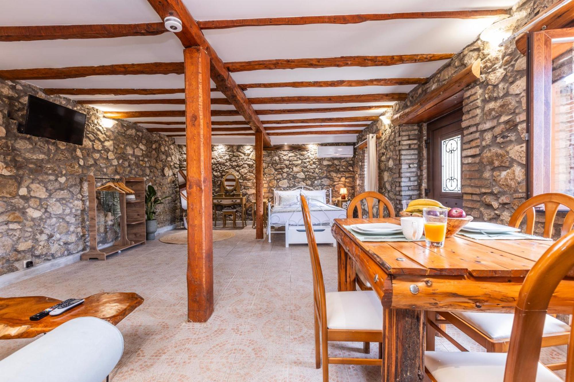 The Stone Suite Moraitika Bagian luar foto